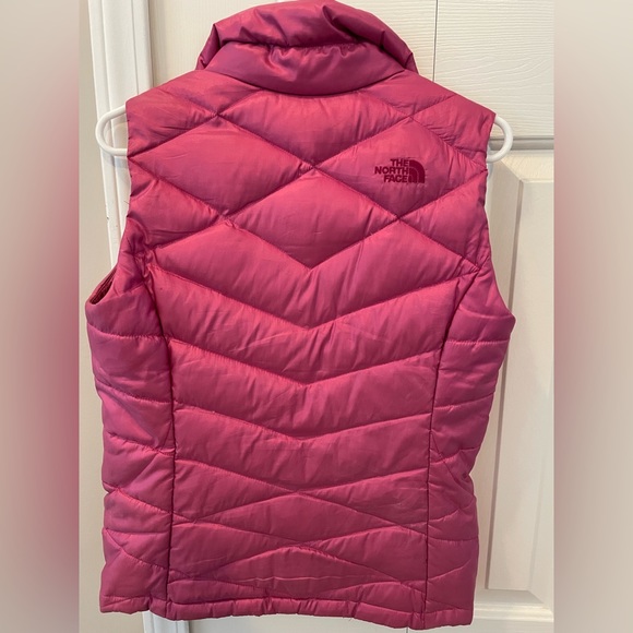 The North Face Women’s Puffer Vest 550 - Size S - Picture 2 of 8